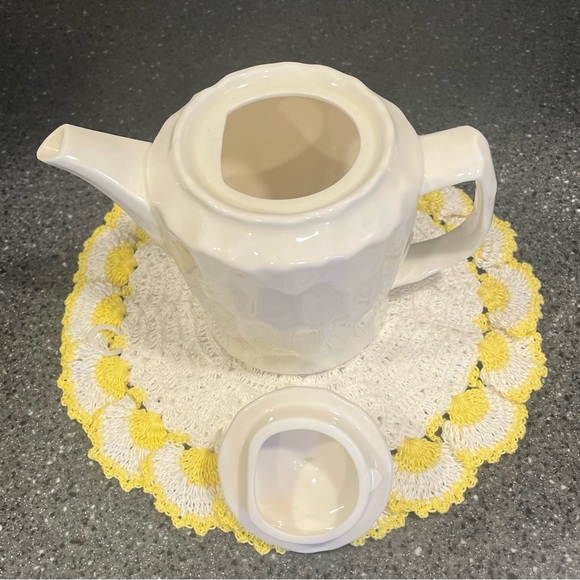🥳BOGO! EUC Tazo (Starbucks) Teapot w Lid. White. No chips, cracks, crazing. - Picture 4 of 7